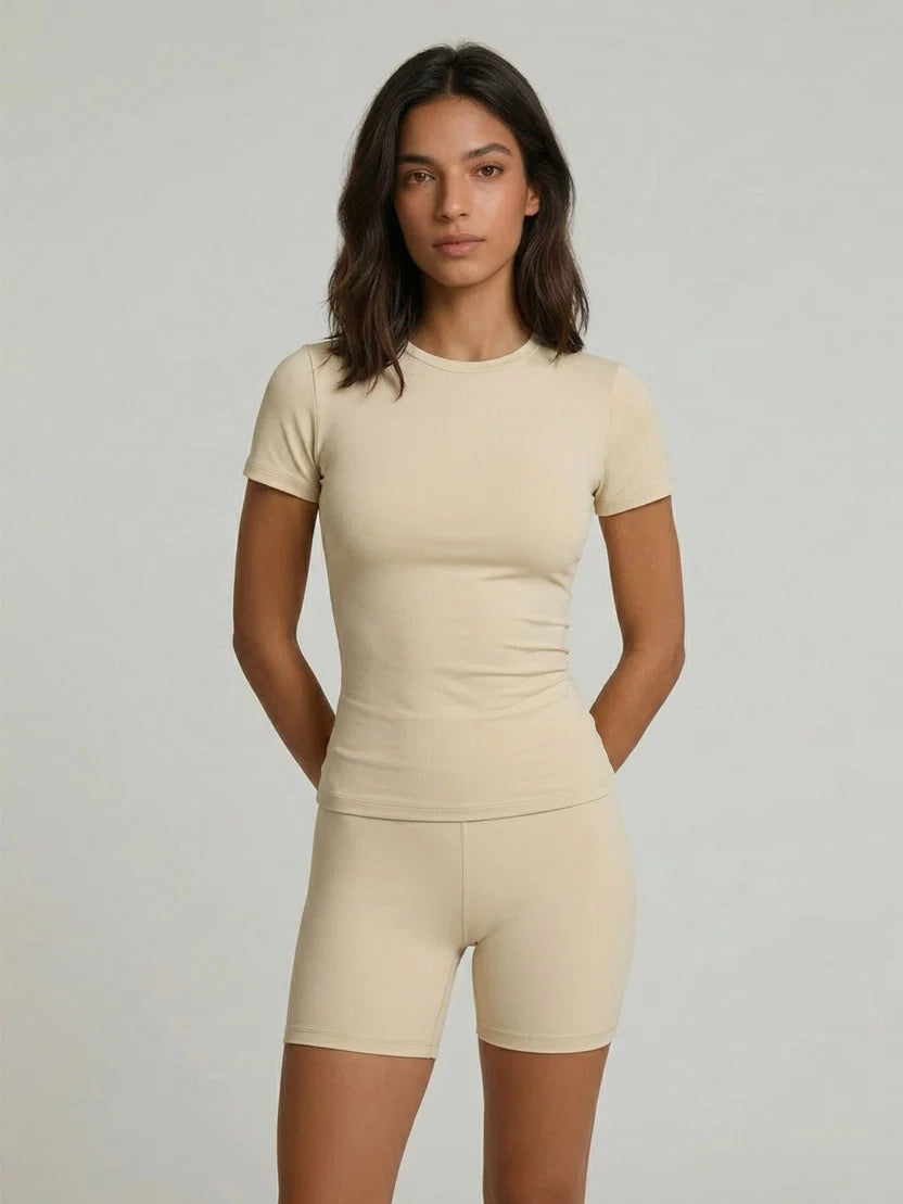Avrane Barbara Crew Neck Crop Tee