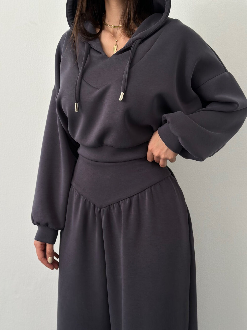 Avrane The Leona V-Waist Hoodie Set