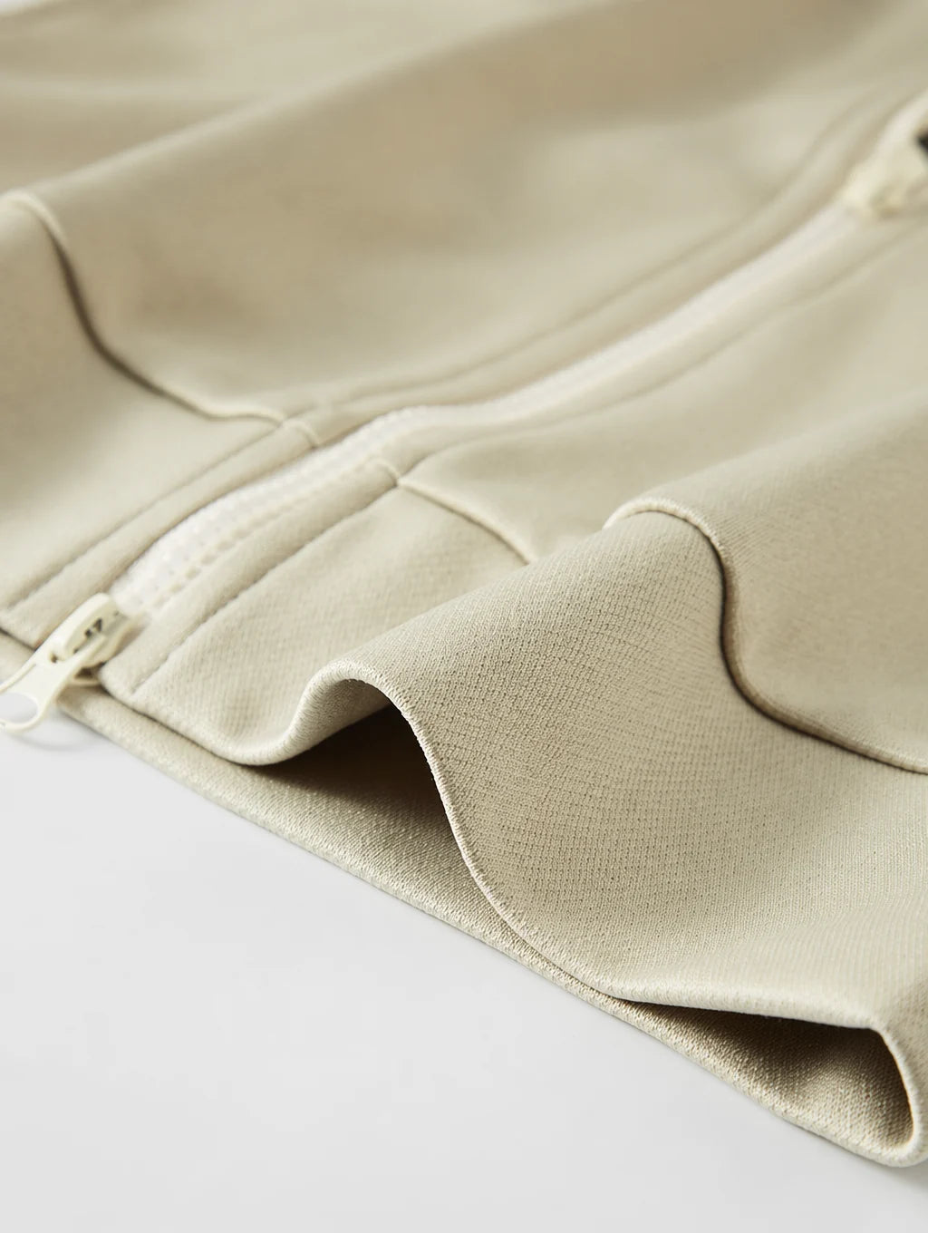 Avrane Rylee Short Sleeve Zip Jacket Top